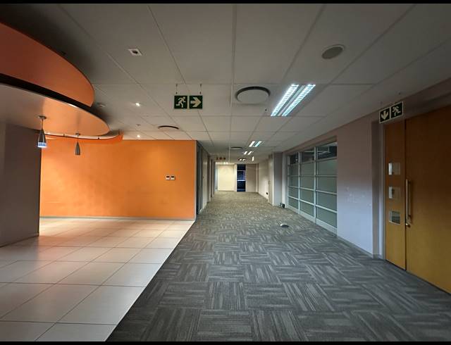297.90M² OFFICE TO LET IN HIGHVELD